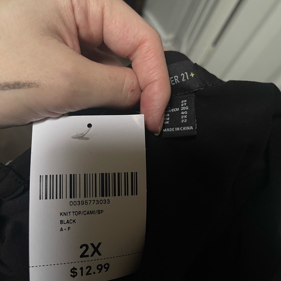 Plus size daisy strap top - Picture 3 of 3